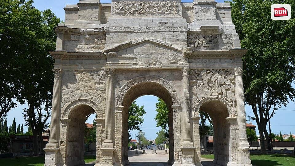 Photo: Triumphal arch